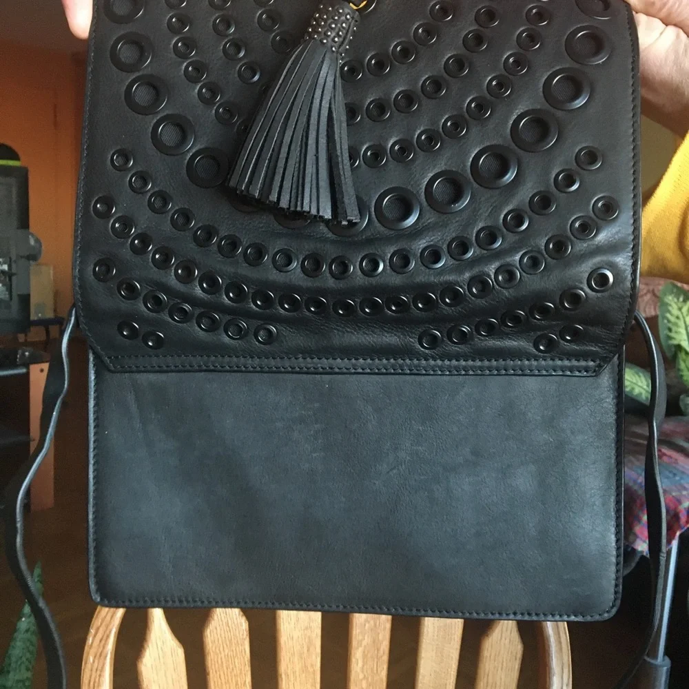 Brand New Linea Pelle Leather Grommet Detail Black Crossbody Bag - Picture 5 of 12